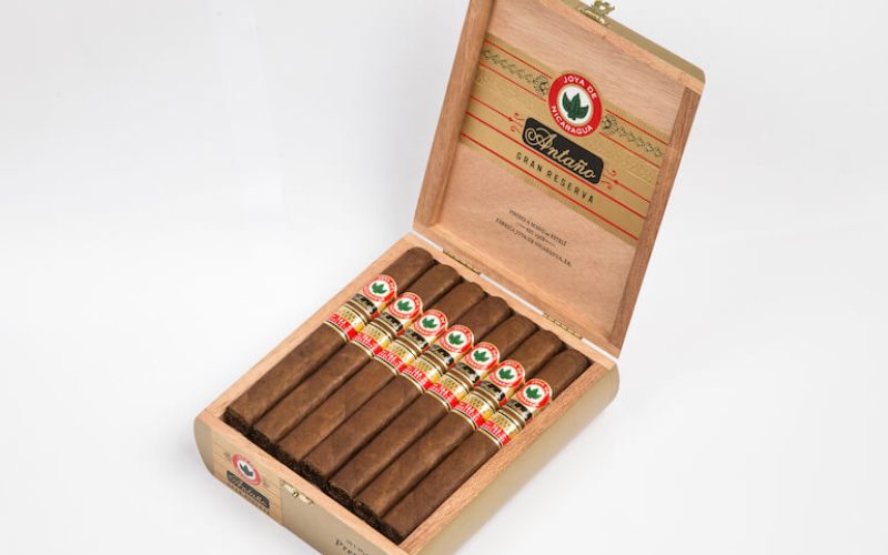 Joya de Nicarágua e Drew Estate:  Antaño Gran Presidente
