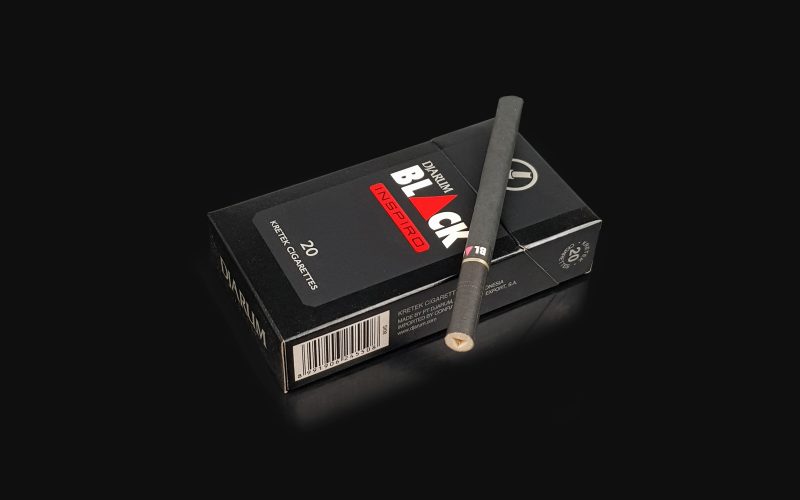 Cigarro Djarum Black Inspiro Cravo