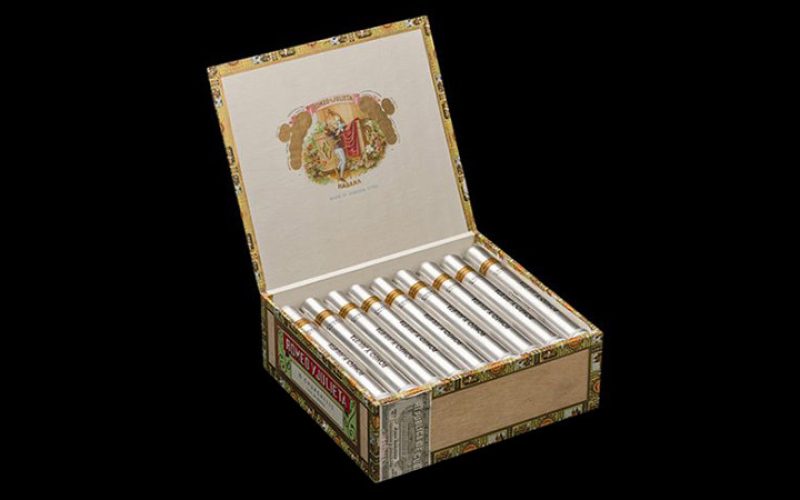 Romeo y Julieta Churchill Tubos Junta-se à linha Añejados
